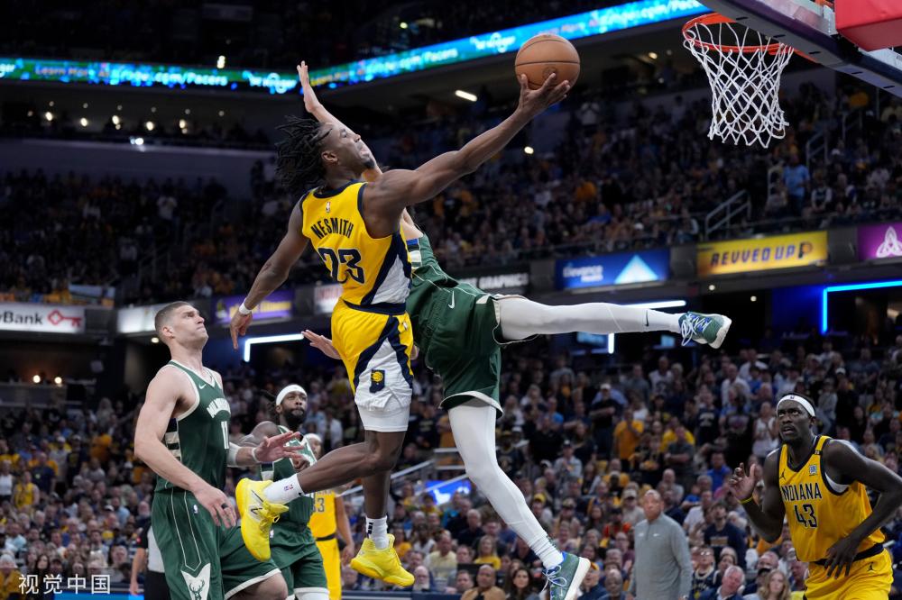 背景下的挑 背景下的挑