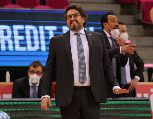 9号球衣在 9号球衣在