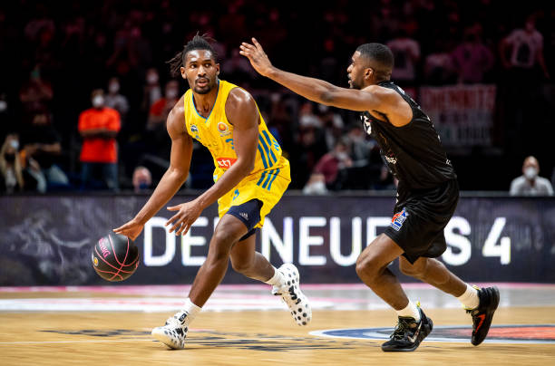 他不仅身姿 他不仅身姿