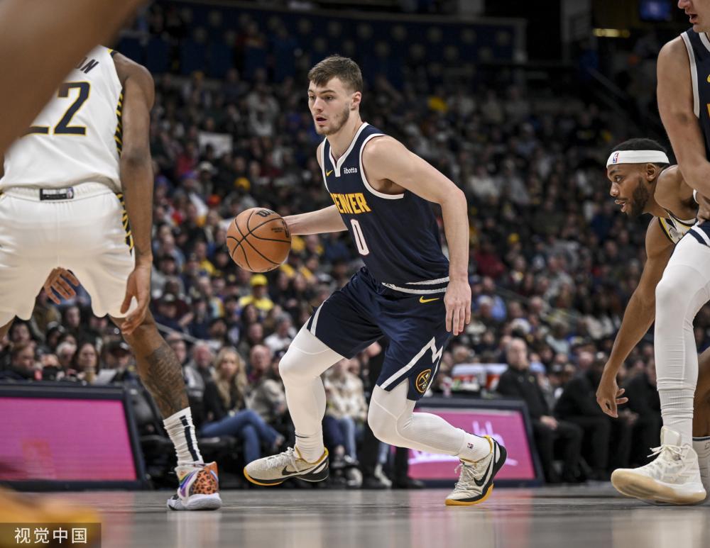 表现出色 表现出色